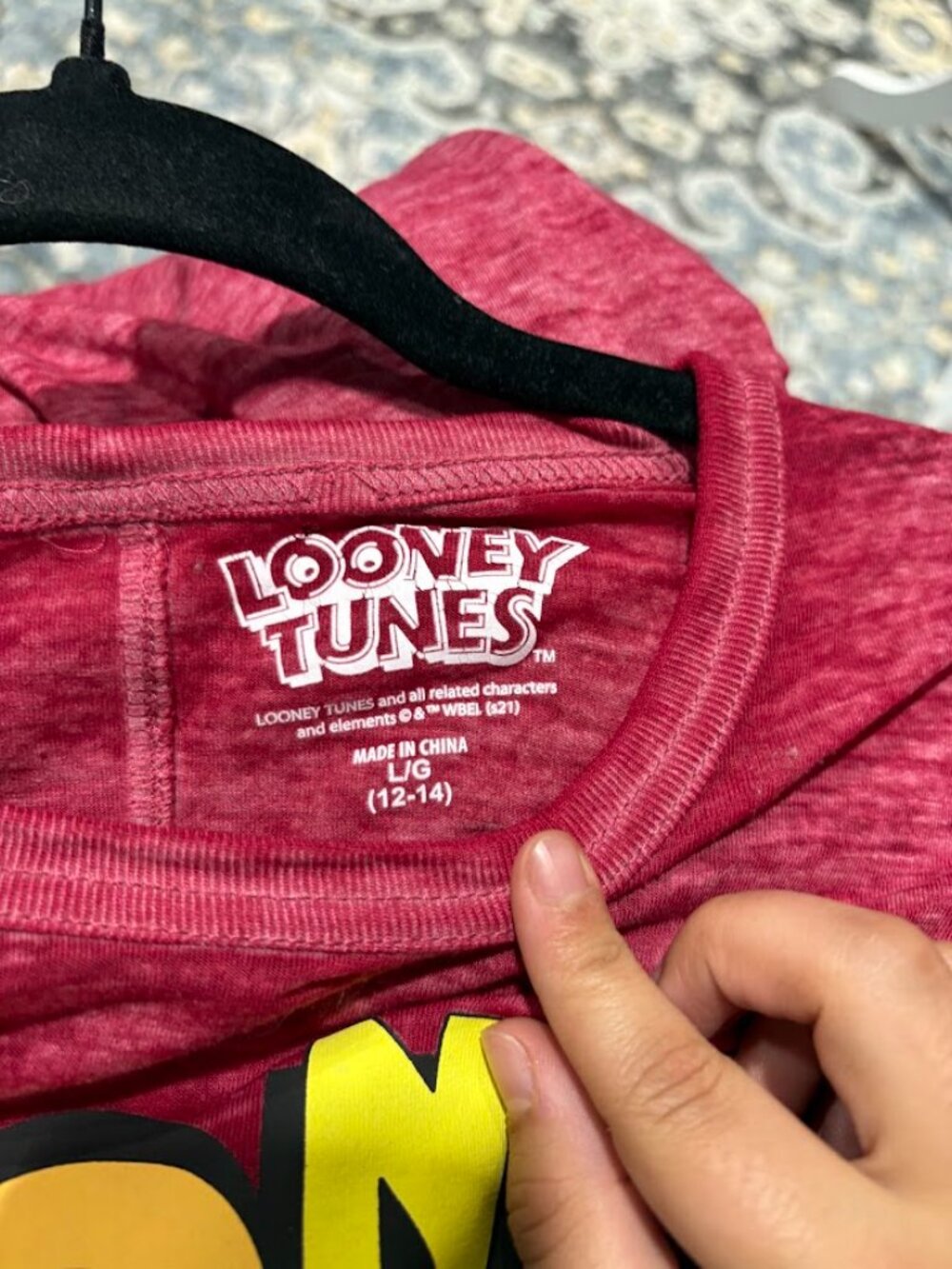 Looney Tunes Scarlet Berry Graphic Sleep Top Size L 52% Cotton - Picture 3 of 4
